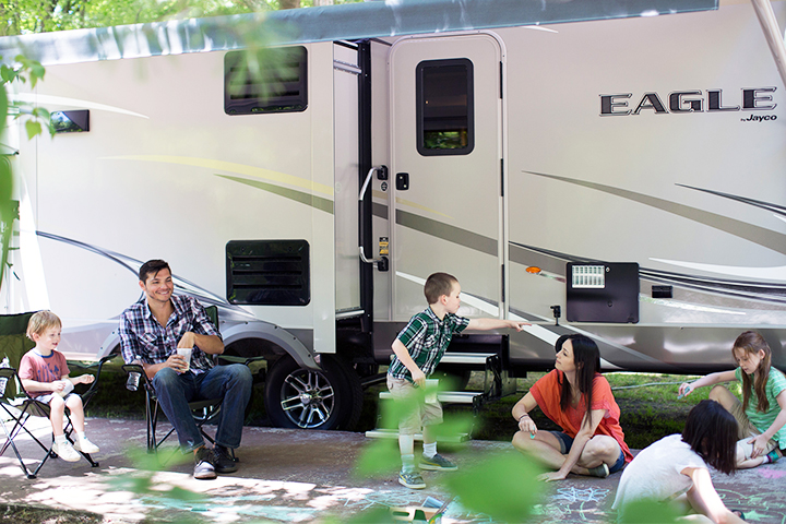 5 Reasons to Make a Travel Trailer Your First RV